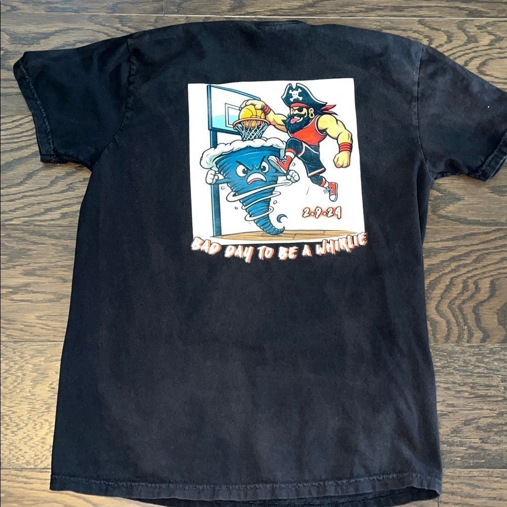Barstool Sports Black Pocket Pirates Pirate T Shirt M Basketball